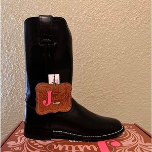 Black cowboy boot BRAND NEW!! Never used!